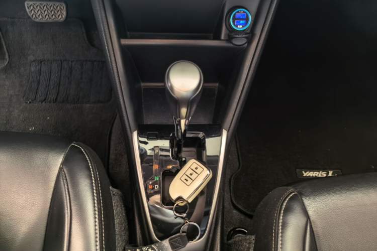 Used Toyota YARiS L Zhi Xiang 2020 1.5L CVT Luxury Edition Gear Lever