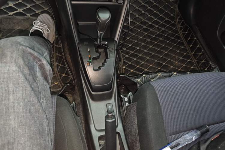 Used Toyota YARiS L Zhi Xiang 2020 1.5L CVT Leading Edition Gear Lever