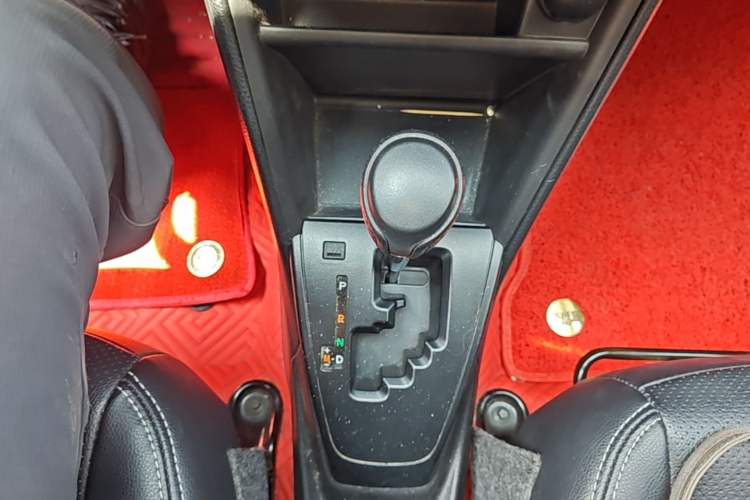 Used Toyota YARiS L Zhi Xiang 2020 1.5L CVT Leading Edition Gear Lever
