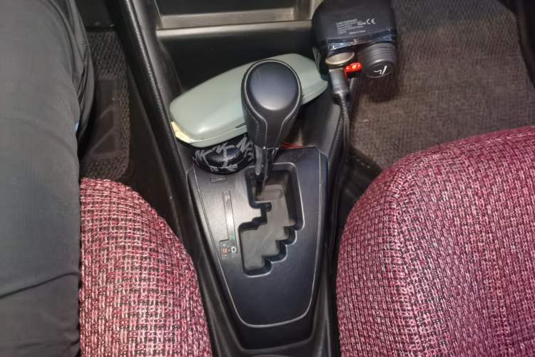 Used Toyota YARiS L Zhi Xiang 2020 1.5L CVT Leading Edition Gear Lever