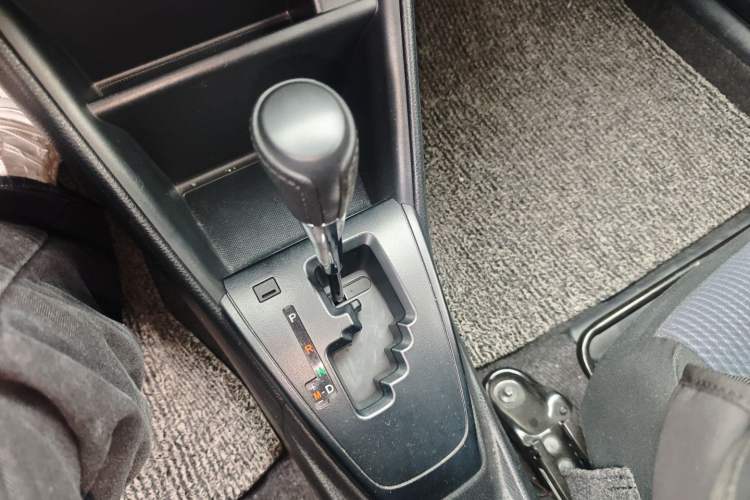 Used Toyota YARiS L Zhi Xiang 2020 1.5L CVT Leading Edition Gear Lever