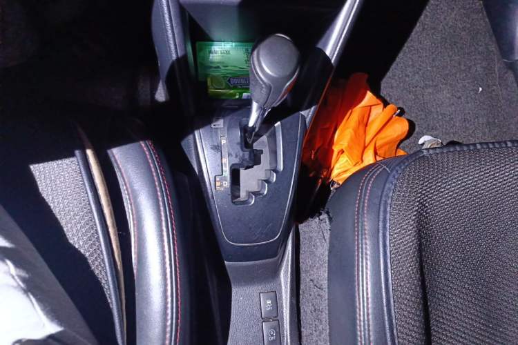Used Toyota YARiS L Zhi Xiang 2020 1.5L CVT Luxury Edition Gear Lever