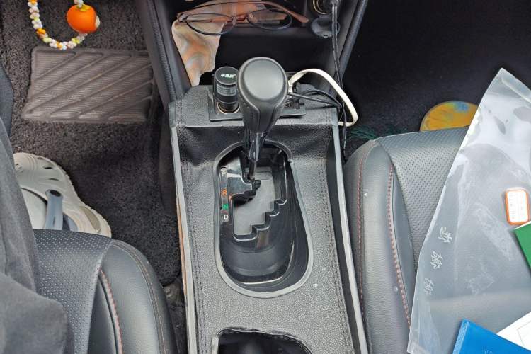 Used Toyota YARiS L Zhi Xiang 2020 1.5L CVT Luxury Edition Gear Lever