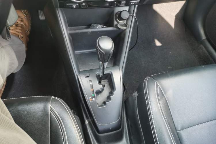 Used Toyota YARiS L Zhi Xiang 2020 1.5L CVT Leading Edition Gear Lever
