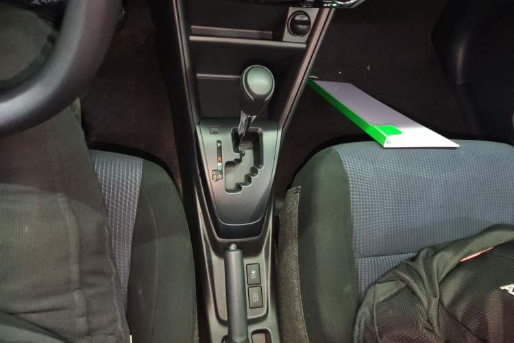 Used Toyota YARiS L Zhi Xiang 2020 1.5L CVT Leading Edition Gear Lever