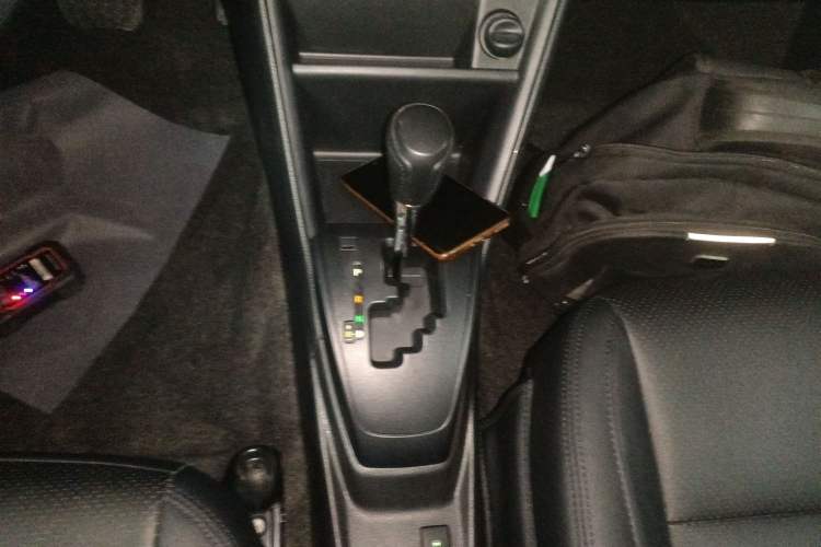Used Toyota YARiS L Zhi Xiang 2020 1.5L CVT Leading Edition Gear Lever