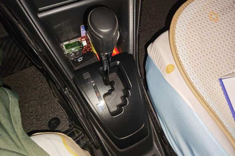 Used Toyota YARiS L Zhi Xiang 2020 1.5L CVT Leading Edition Gear Lever