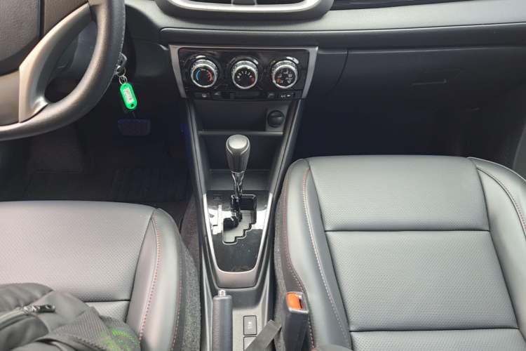 Used Toyota YARiS L Zhi Xiang 2020 1.5L CVT Luxury Edition Gear Lever