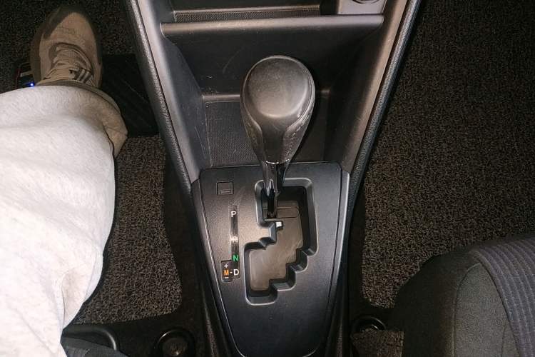 Used Toyota YARiS L Zhi Xiang 2020 1.5L CVT Leading Edition Gear Lever