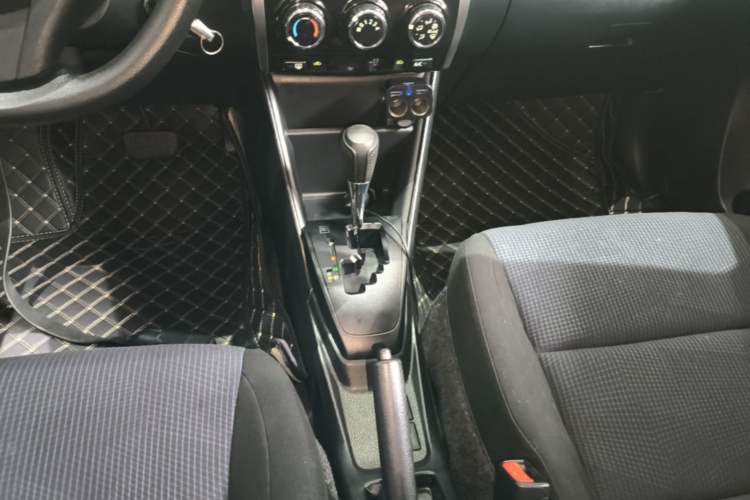 Used Toyota YARiS L Zhi Xiang 2020 1.5L CVT Leading Edition Gear Lever