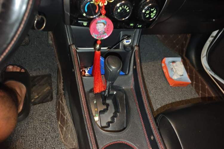 Used Toyota YARiS L Zhi Xiang 2020 1.5L CVT Leading Edition Gear Lever