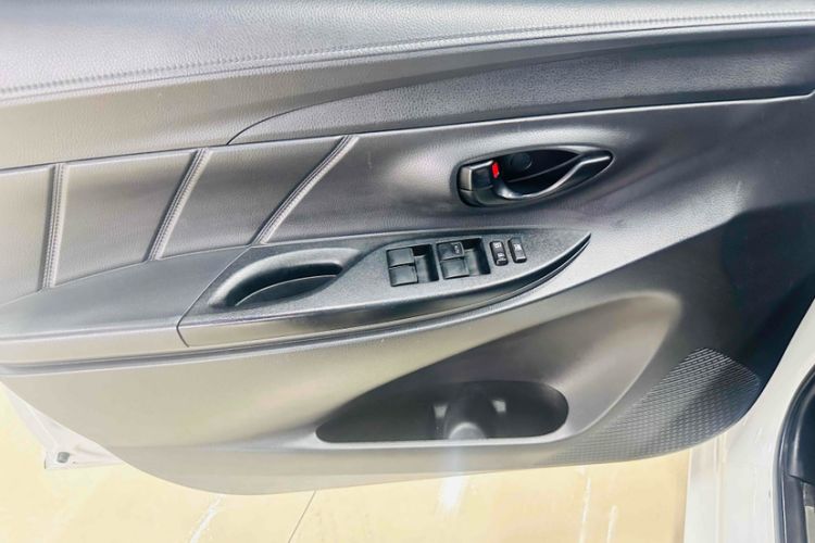 Used Toyota YARiS L Zhi Xiang 2020 1.5L CVT Leading Edition Interior 8