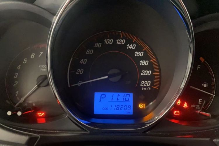 Used Toyota YARiS L Zhi Xiang 2020 1.5L CVT Leading Edition Odometer Close Up