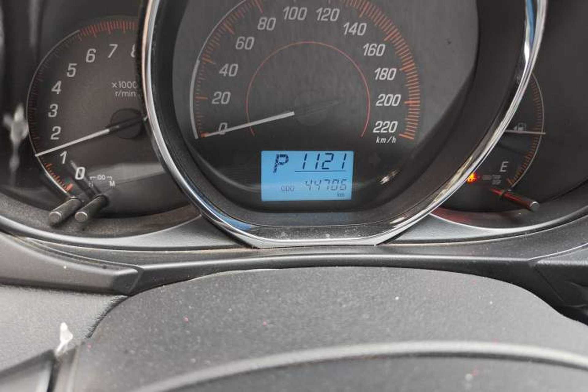 Used Toyota YARiS L Zhi Xiang 2020 1.5L CVT Leading Edition Odometer Close Up