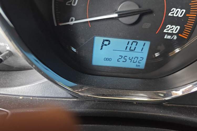 Used Toyota YARiS L Zhi Xiang 2020 1.5L CVT Leading Edition Odometer Close Up