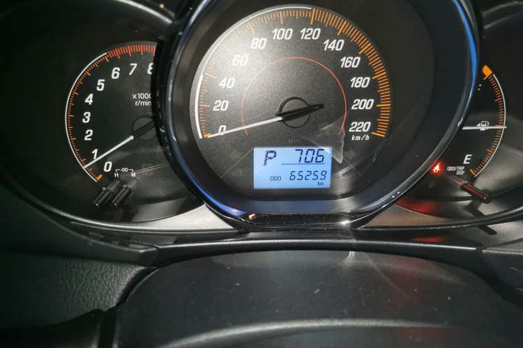 Used Toyota YARiS L Zhi Xiang 2020 1.5L CVT Leading Edition Odometer Close Up