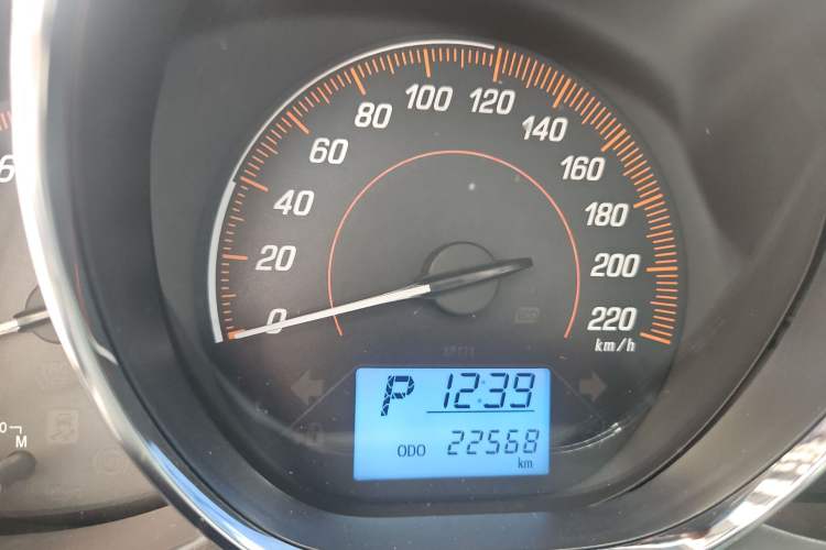Used Toyota YARiS L Zhi Xiang 2020 1.5L CVT Leading Edition Odometer Close Up