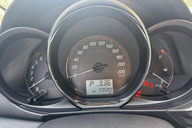Used Toyota YARiS L Zhi Xiang 2020 1.5L CVT Leading Edition Odometer Close Up