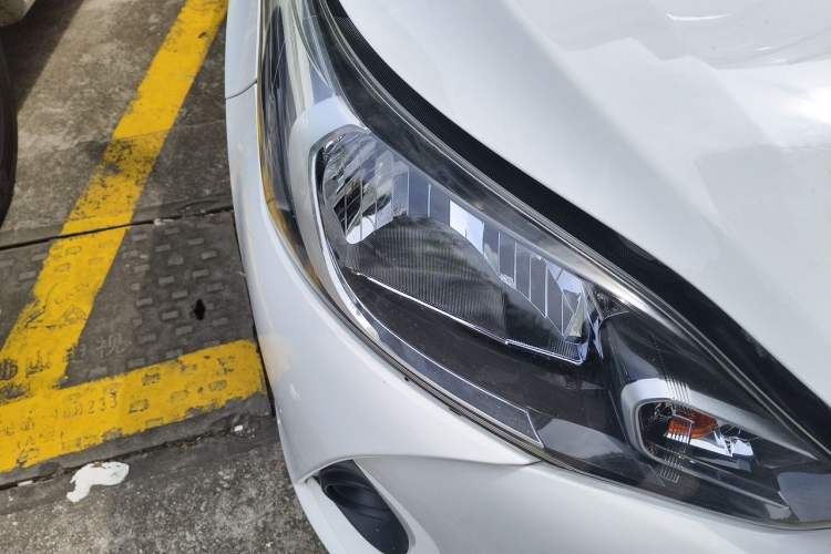 Used Toyota YARiS L Zhi Xiang 2020 1.5L CVT Leading Edition Right Front Headlight