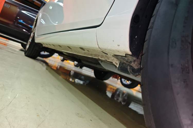 Used Toyota YARiS L Zhi Xiang 2020 1.5L CVT Leading Edition Right Side Sill