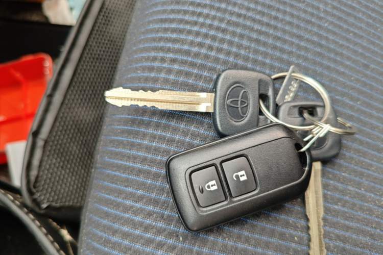 Used Toyota YARiS L Zhi Xiang 2020 1.5L CVT Leading Edition Vehicle Key