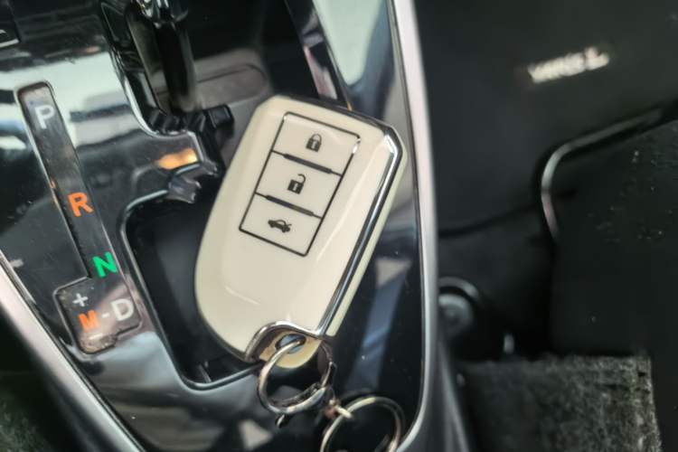 Used Toyota YARiS L Zhi Xiang 2020 1.5L CVT Luxury Edition Vehicle Key
