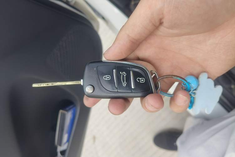 Used Toyota YARiS L Zhi Xiang 2020 1.5L CVT Leading Edition Vehicle Key