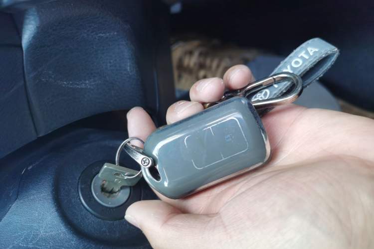 Used Toyota YARiS L Zhi Xiang 2020 1.5L CVT Leading Edition Vehicle Key
