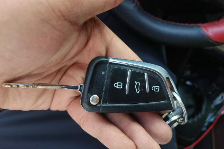 Used Toyota YARiS L Zhi Xiang 2020 1.5L CVT Leading Edition Vehicle Key