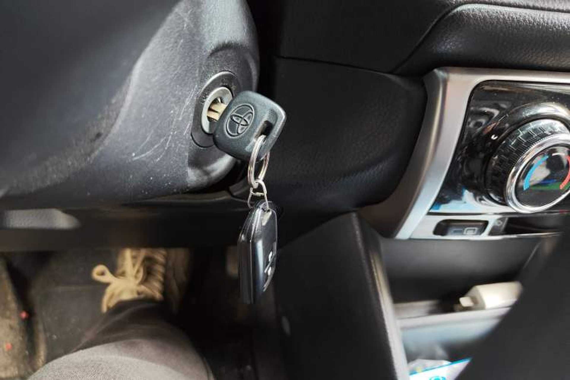 Used Toyota YARiS L Zhi Xiang 2020 1.5L CVT Leading Edition Vehicle Key