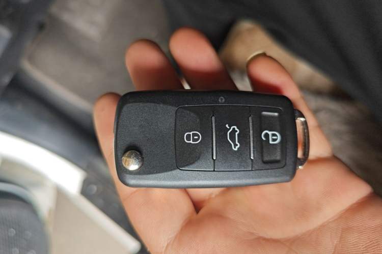 Used Toyota YARiS L Zhi Xiang 2020 1.5L CVT Leading Edition Vehicle Key