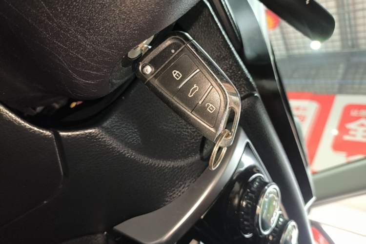 Used Toyota YARiS L Zhi Xiang 2020 1.5L CVT Leading Edition Vehicle Key