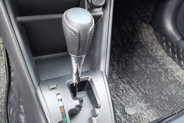 Used Toyota YARiS L Zhi Xiang 2021 1.5L CVT Leading Edition Gear Lever