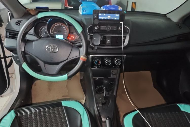 Used Toyota YARiS L Zhi Xiang 2021 1.5L CVT Leading Edition Center Console