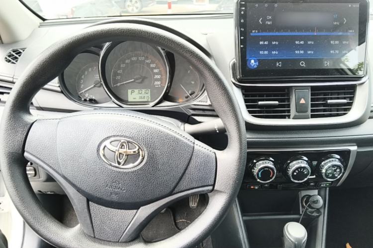Used Toyota YARiS L Zhi Xiang 2021 1.5L CVT Leading Edition Center Console