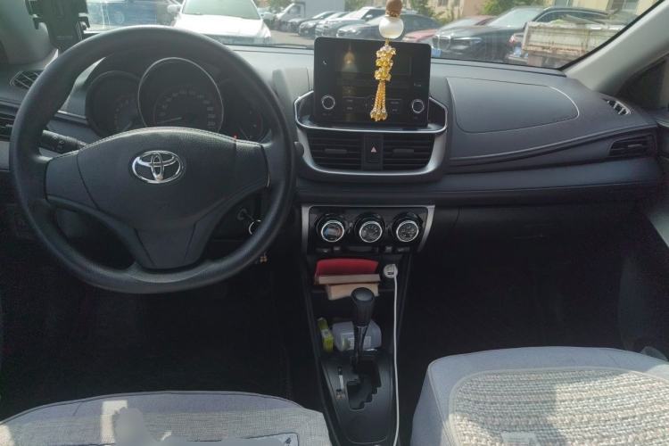 Used Toyota YARiS L Zhi Xiang 2021 1.5L CVT Leading Edition Center Console