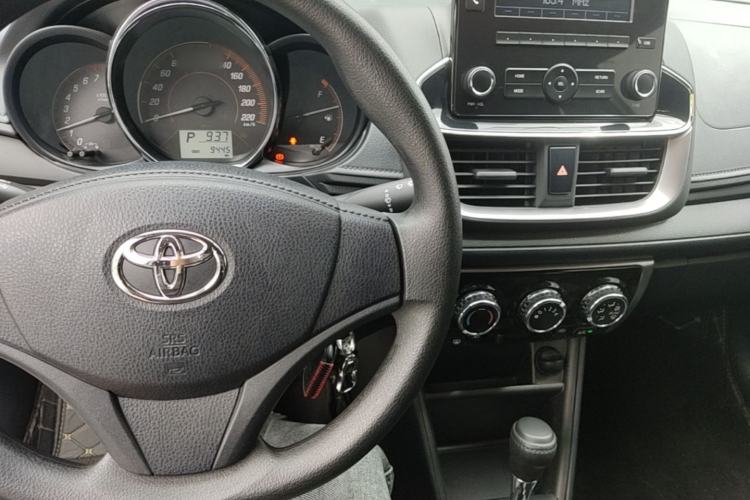 Used Toyota YARiS L Zhi Xiang 2021 1.5L CVT Leading Edition Center Console
