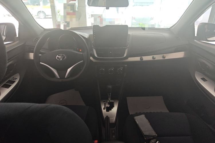 Used Toyota YARiS L Zhi Xiang 2021 1.5L CVT Leading Edition Center Console