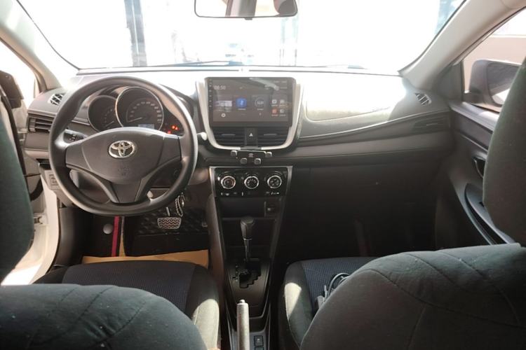 Used Toyota YARiS L Zhi Xiang 2021 1.5L CVT Leading Edition Center Console