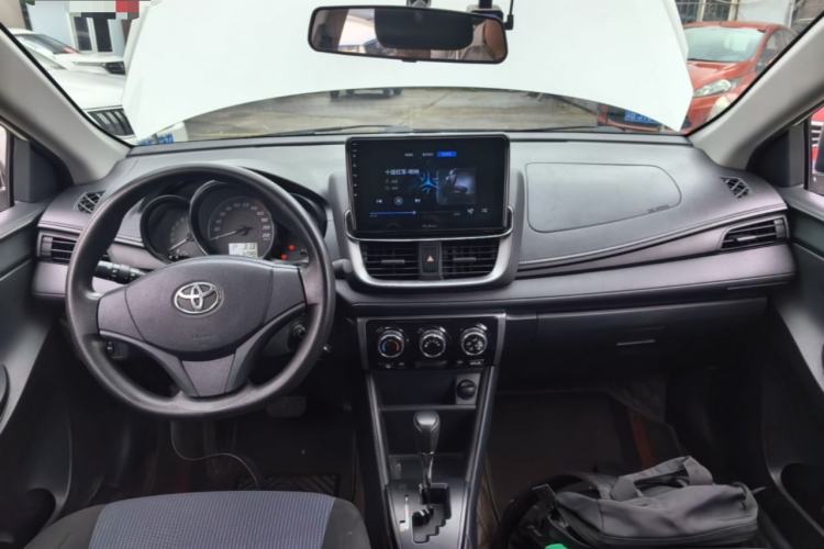 Used Toyota YARiS L Zhi Xiang 2021 1.5L CVT Leading Edition Center Console