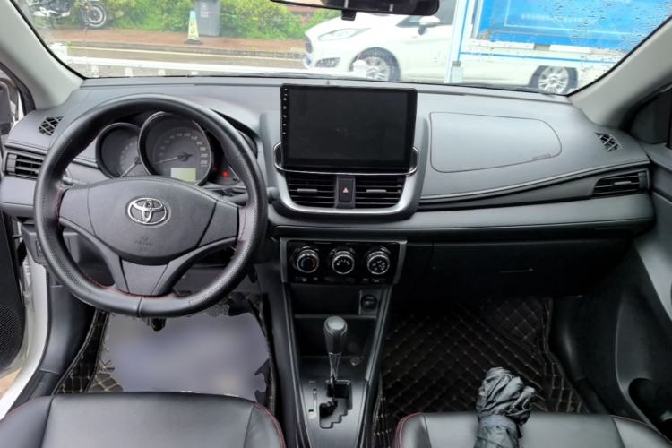 Used Toyota YARiS L Zhi Xiang 2021 1.5L CVT Leading Edition Center Console