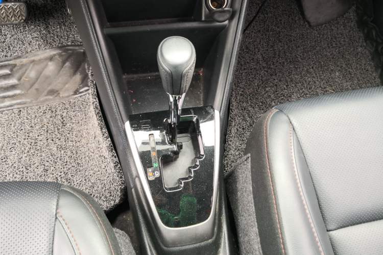 Used Toyota YARiS L Zhi Xiang 2021 1.5L CVT Luxury Edition Gear Lever