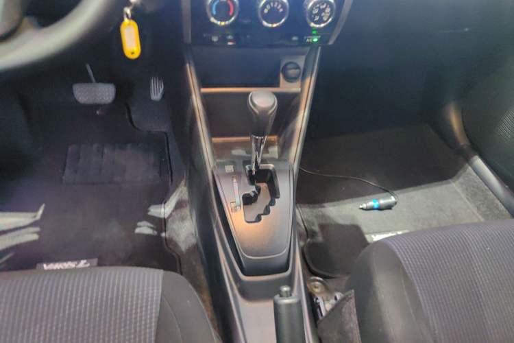 Used Toyota YARiS L Zhi Xiang 2021 1.5L CVT Leading Edition Gear Lever