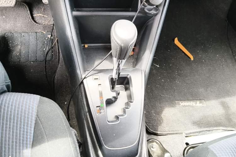 Used Toyota YARiS L Zhi Xiang 2021 1.5L CVT Leading Edition Gear Lever