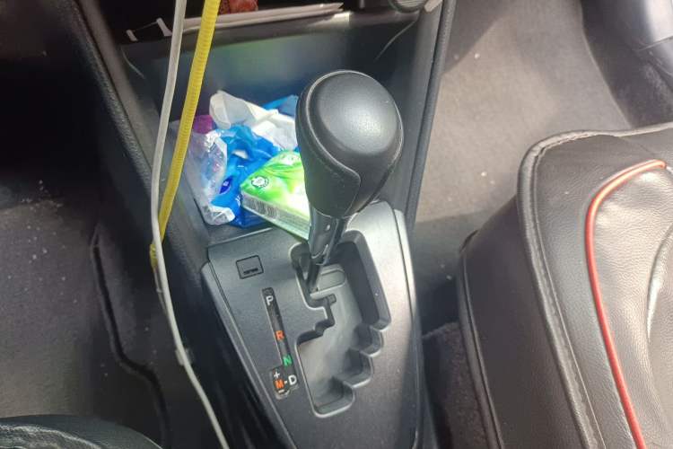 Used Toyota YARiS L Zhi Xiang 2021 1.5L CVT Leading Edition Gear Lever