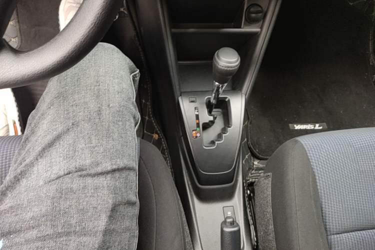 Used Toyota YARiS L Zhi Xiang 2021 1.5L CVT Leading Edition Gear Lever