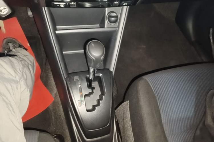 Used Toyota YARiS L Zhi Xiang 2021 1.5L CVT Leading Edition Gear Lever