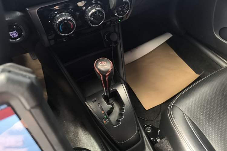 Used Toyota YARiS L Zhi Xiang 2021 1.5L CVT Leading Edition Gear Lever