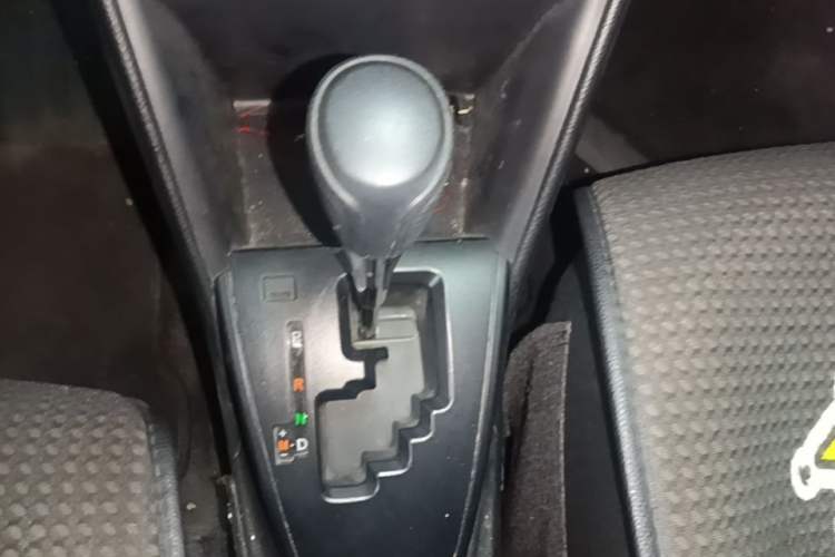 Used Toyota YARiS L Zhi Xiang 2021 1.5L CVT Leading Edition Gear Lever