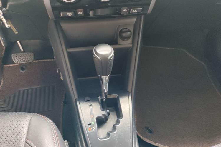 Used Toyota YARiS L Zhi Xiang 2021 1.5L CVT Leading Edition Gear Lever
